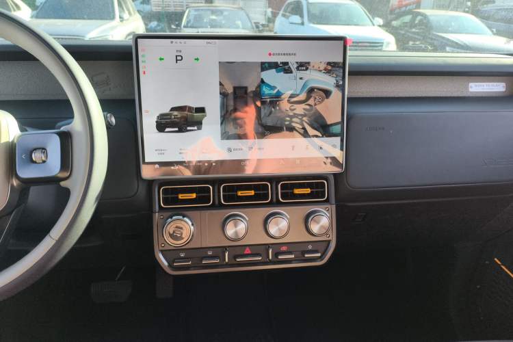 Used iCAR V23 2025 501 Four-Wheel Drive Intelligent Driving Version Audio And AC Panel