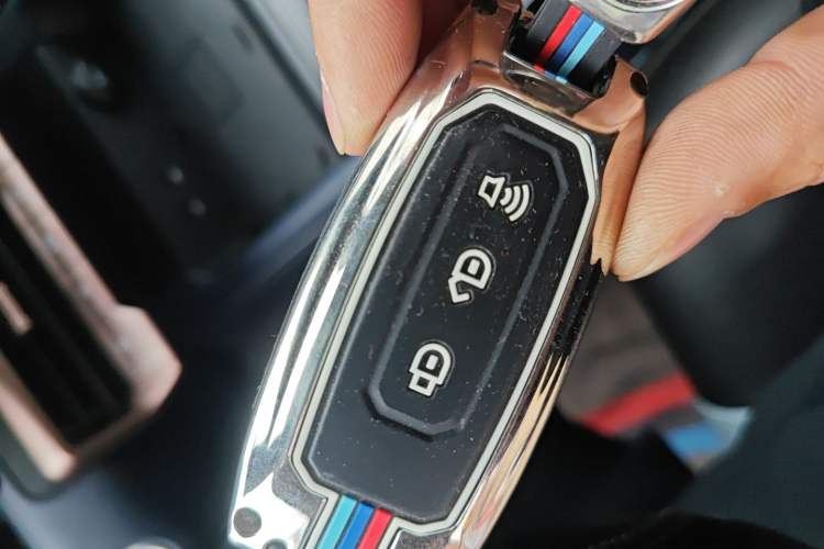 Used JMC DaDao 2023 GAC Trumpchi Greiz 2.3T Gasoline Automatic 4x4 Standard Wheelbase Luxury Edition Vehicle Key