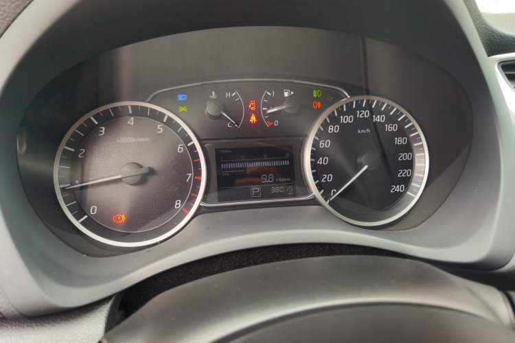 Used Nissan Sylphy 2019 1.6XV CVT Smart Connect Luxury Edition China VI Standard Instrument Cluster