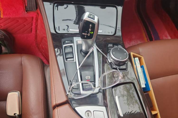 Used BMW 5 Series 2014 528Li Leading Model Gear Lever