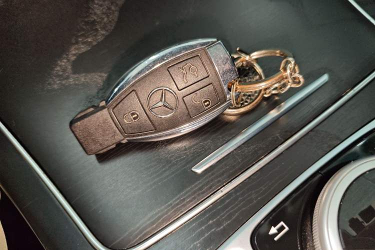 Used Mercedes-Benz C-Class 2017 Facelift C 200 L Sport Edition Vehicle Key