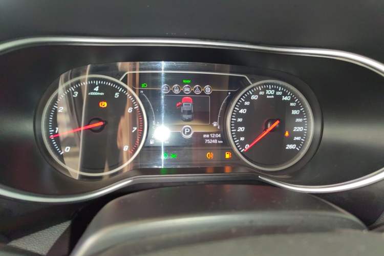 Used Hongqi H5 2022 Classic Model 1.8T Automatic Smart Connect Flagship Edition Instrument Cluster