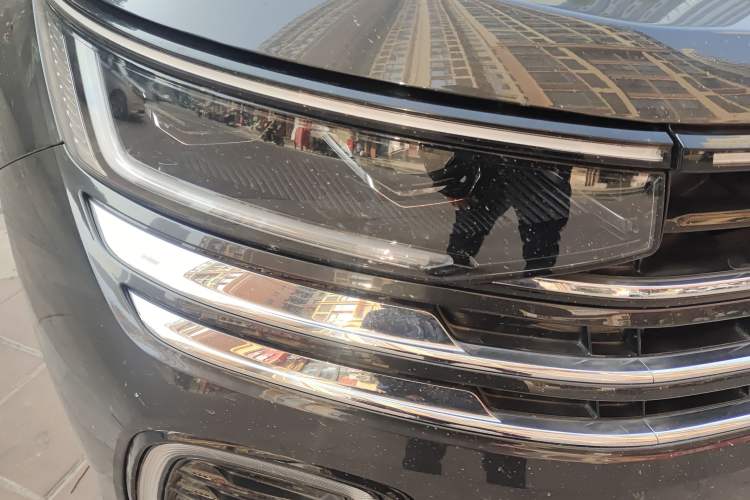 Used Volkswagen Tavendor 2023 330TSI Luxury Touring Edition