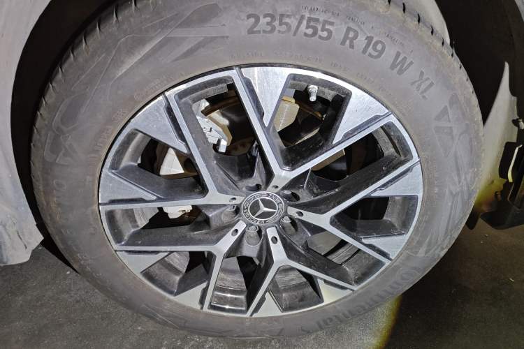 Used Mercedes-Benz GLC 2023 GLC 260 L 4MATIC Luxury Model 5 Seats Right Front Wheel Hub