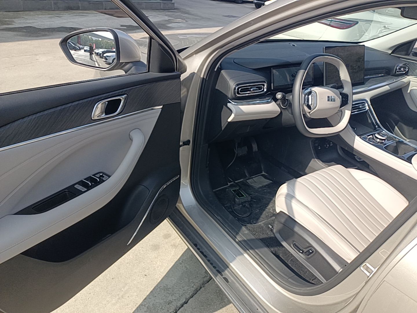 Geely Galaxy Stellar 6 2026 Model 125km Exploration+ Edition — снимка 18