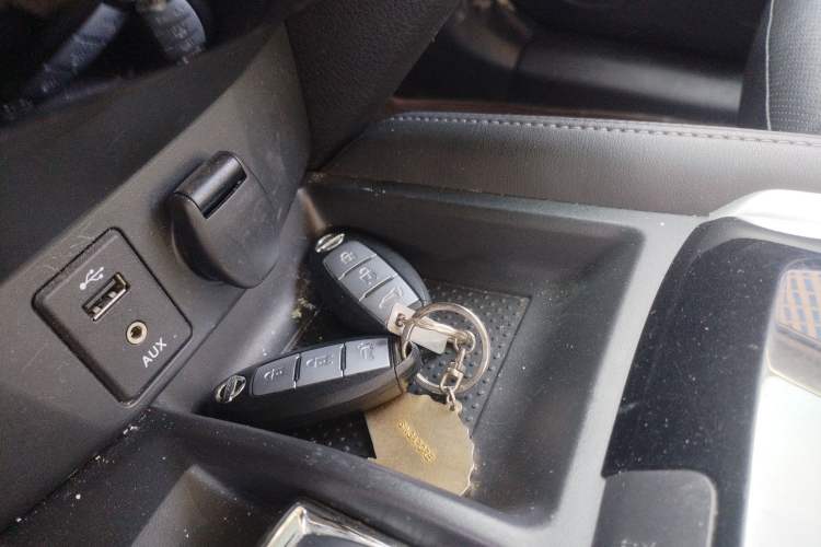 Used Nissan X-Trail 2017 2.5L CVT Luxury Edition 4WD Interior 1