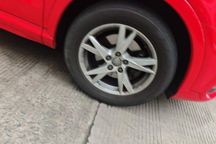 Used Audi Q3 2017 35 TFSI Fashion Model Right Front Wheel Hub