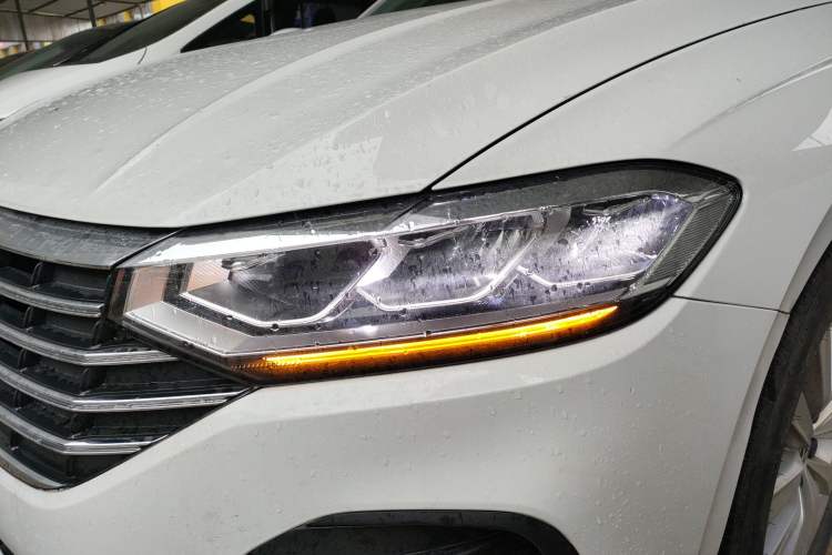 Used Volkswagen Lavida 2024 1.5L Automatic DeYi Edition Left Front Headlight