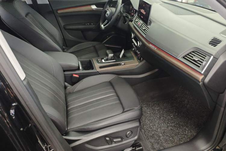 Used Audi Q5L 2022 Updated Version 45T Luxury Prestige Edition Right Front Seat