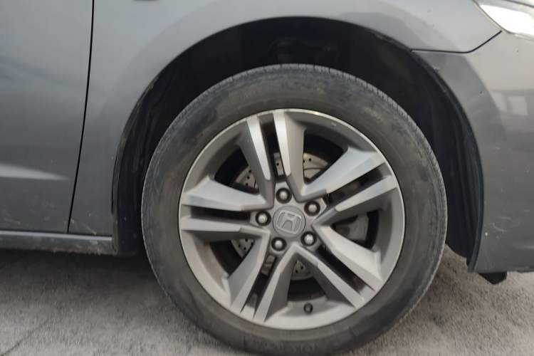 Used Honda Odyssey 2009 2.4L Comfort Edition Right Front Wheel Hub