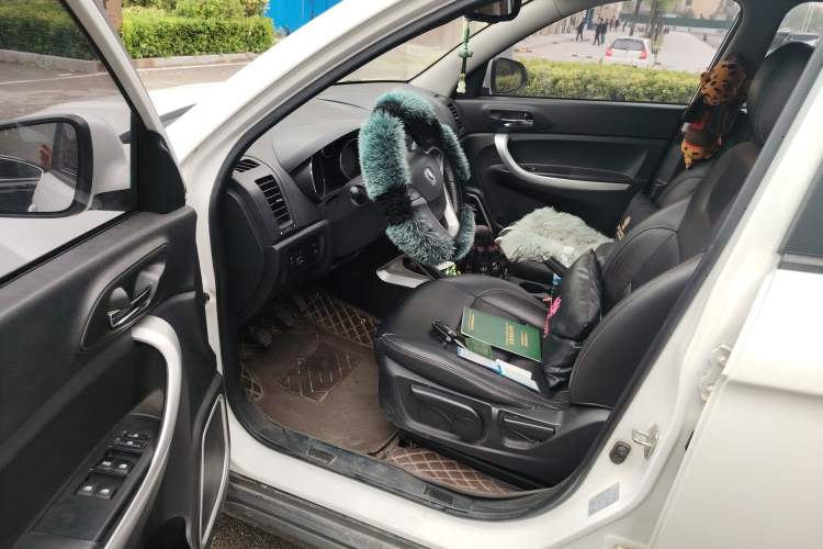 Used CHANGAN CS35 2016 1.6L Manual Luxury Model China V Standard Driver Seat