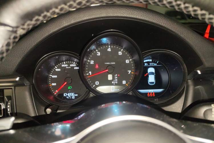 Used Porsche Macan 2018 Macan 2.0T Instrument Cluster