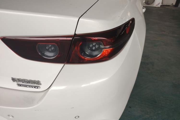 Used Mazda 3 Axela 2020 1.5L Automatic ZhiMei Edition Exterior 3