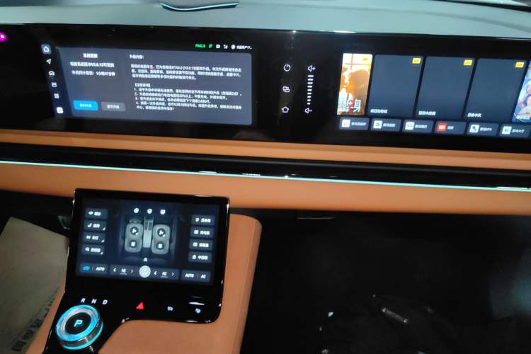 Used VOYAH PASSION 2024 PHEV Four-Wheel Drive Ultra-Long Range Flagship Model
