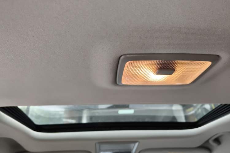 Used Chevrolet Captiva 2017 2.4L Two-Wheel Drive Luxury Edition 7 Seats