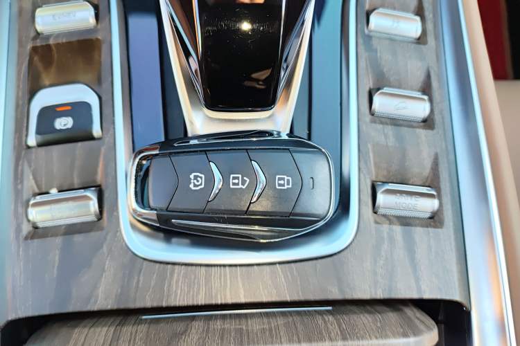 Used Landian E5 2023 1.5L DE-i 100KM Comfort Edition 7-Seater