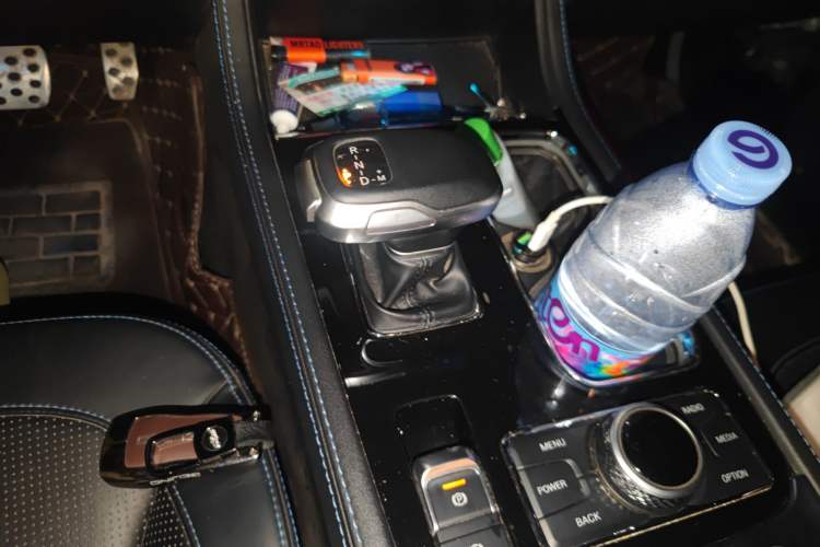 Used BAIC Off-Road BJ40 2021 2.0D Automatic Four-Wheel Drive Blade Hero Edition Adventurer Type Gear Lever