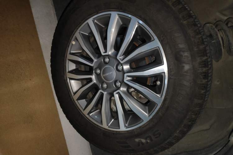 Used Haval H6 2017 Red-Label Sport Edition 1.5T Automatic Two-Wheel Drive Luxury Model Right Front Wheel Hub