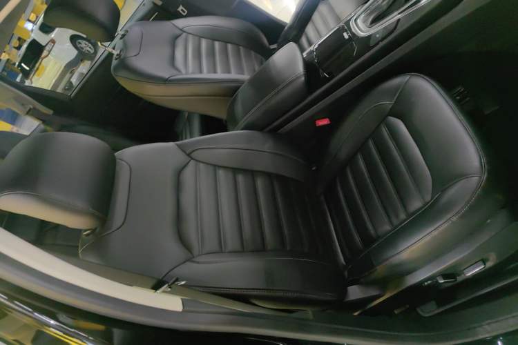 Used Ford Edge 2018 EcoBoost 245 Two-Wheel-Drive Titanium 7-Seater China VI Standard