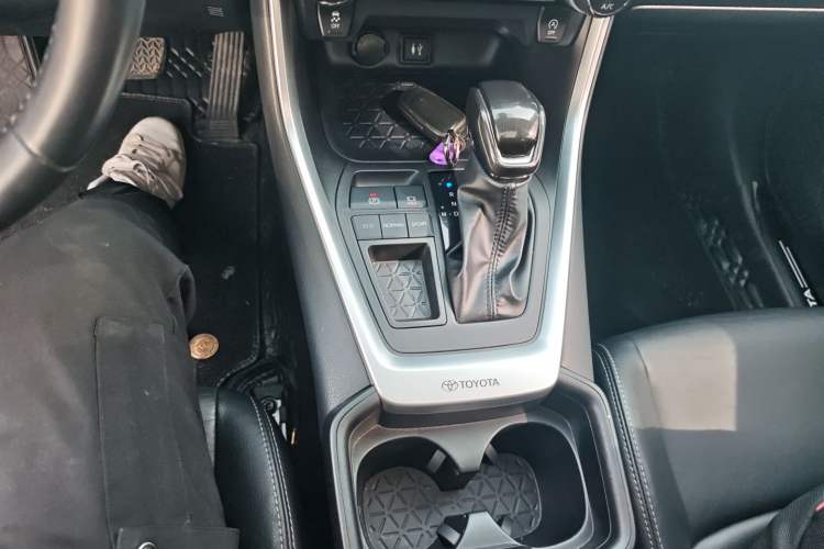 Used Toyota Wildlander 2022 2.0L CVT Two-Wheel Drive Luxury PLUS Edition