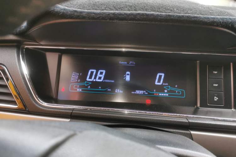 Used CHANGAN KAICHENG Oushang A600 2016 1.5L Manual Luxury 7-Seater Instrument Cluster