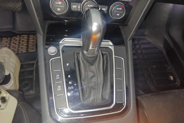 Used Volkswagen Magotan 2017 330TSI DSG Luxury Model Gear Lever