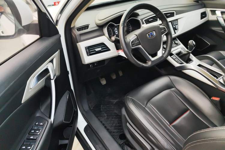 Used Geely Auto Emgrand X7 Sport 2018 2.0L Manual Two-Wheel Drive Zhiya Version