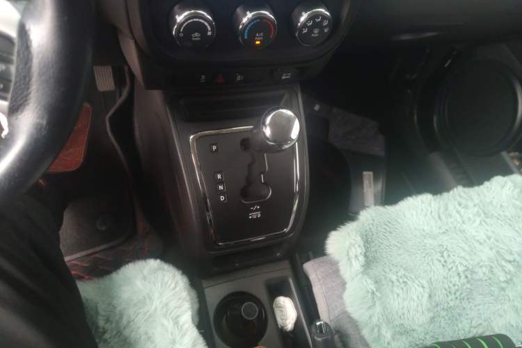 Used Jeep Compass 2014 2.4L four-wheel drive sport version
