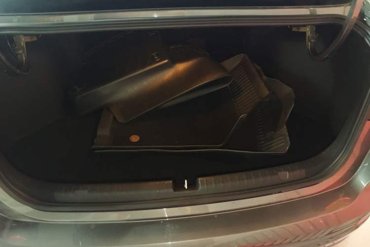 Used Geely Auto Emgrand 2023 4th Generation Champion Edition 1.5L CVT Prestige Model Trunk