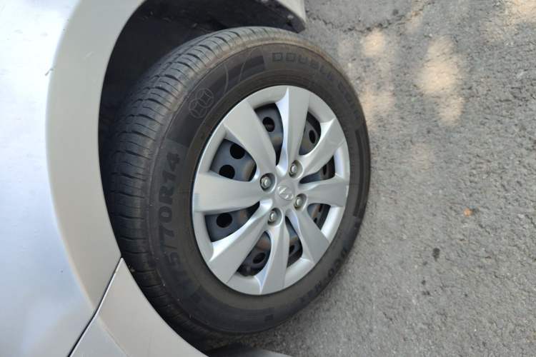 Used Hyundai Verna (older generation) 2014 1.4L Manual Smart GLS Trim