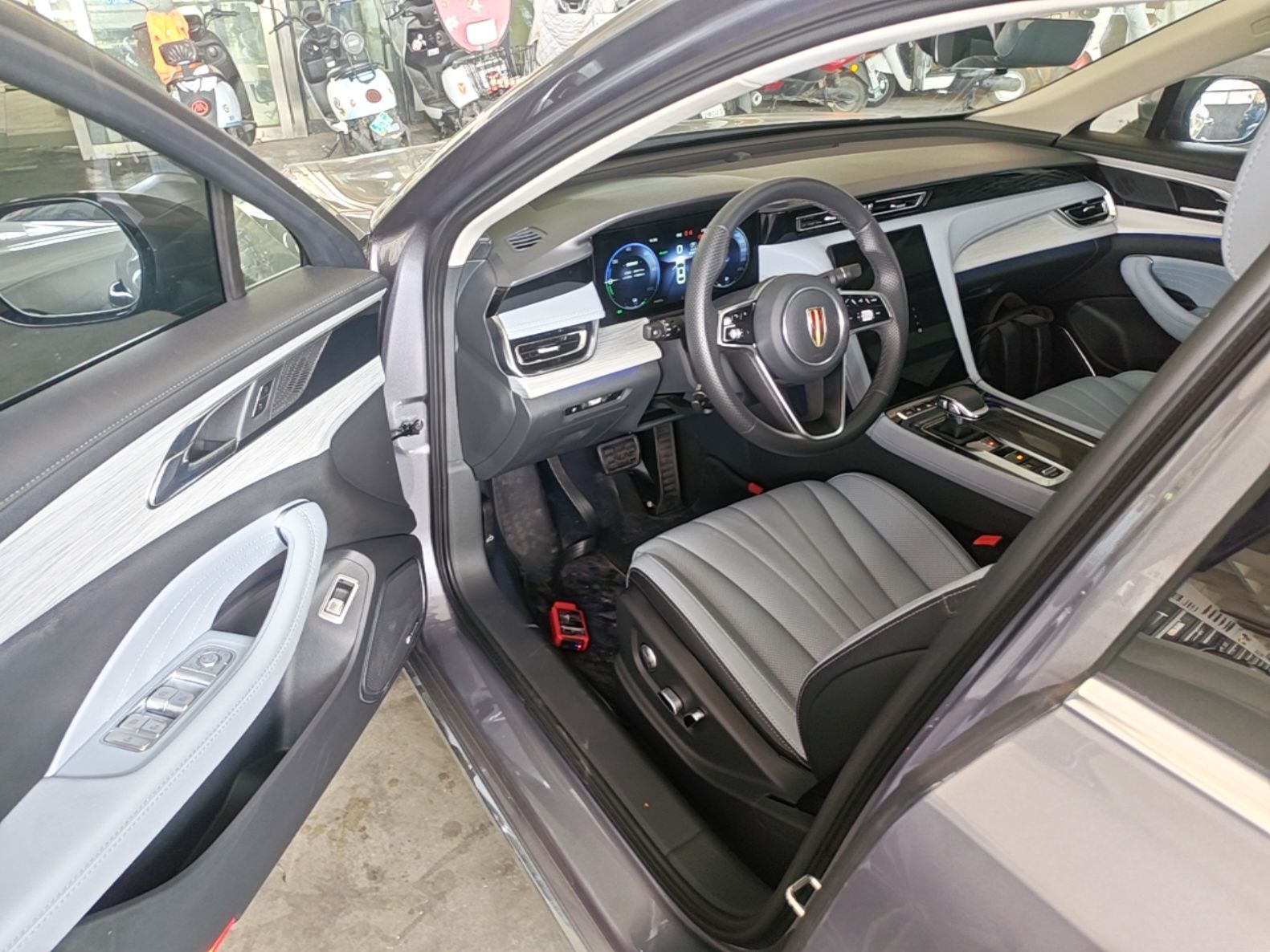 Hongqi H5 PHEV 2025 170 Super Hybrid Version — снимка 18