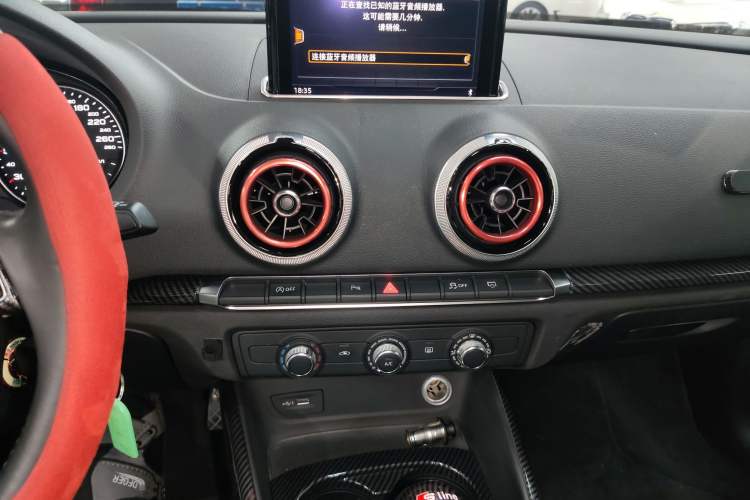 Used Audi A3 2019 Sportback 35 TFSI Fashion Edition China VI Emission Standard Audio And AC Panel