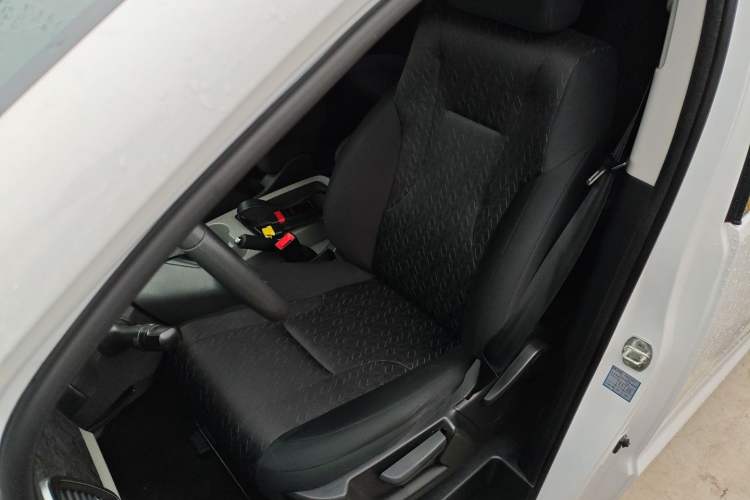 Used JAC Refine M4 2016 2.0L Manual Luxury Version