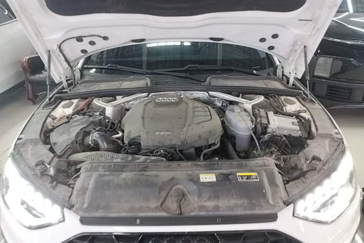 Used Audi A4L 2022 40 TFSI Luxury Dynamic Model
