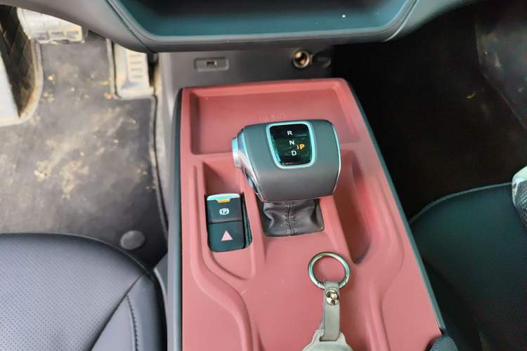 Used Hongqi E-QM5 2023 Revised Version Basic Travel Edition Gear Lever