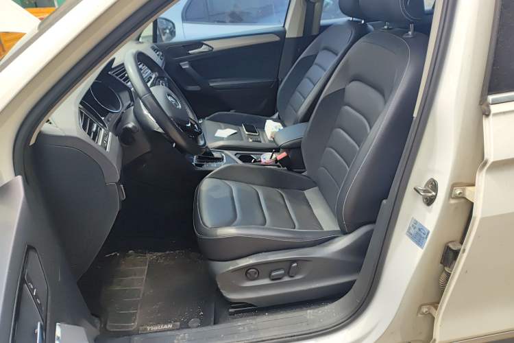 Used Volkswagen Tiguan L 2017 330TSI Automatic Two-Wheel Drive Comfort Edition Left Front Seat