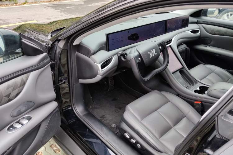 Used IM L6 2024 Max Enhanced Performance Edition Interior 3