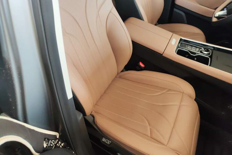 Used Chery Tiggo 8 L 2024 2.0T Two-Wheel Drive Prestige Version 5 Seats