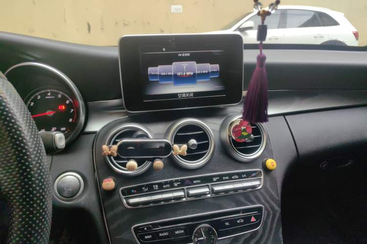 Used Mercedes-Benz C-Class 2015 C 200 station wagon Audio And AC Panel