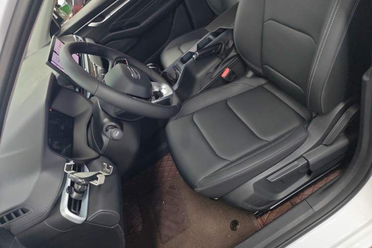 Used Geely Auto Emgrand 2026 Model 4th Generation 4 Millionth Anniversary Edition 1.5L Manual Overdrive Edition