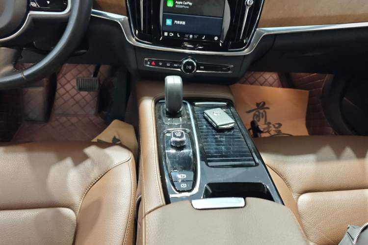 Used Volvo S90 New Energy 2021 T8 e-Drive Hybrid Luxury Edition
