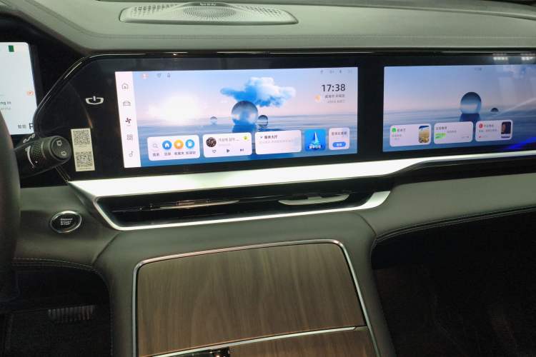 Used Geely Auto Monjaro L 2025 Dongfang Yao 2.0TD Automatic All-Wheel-Drive Wangyue Edition Audio And AC Panel