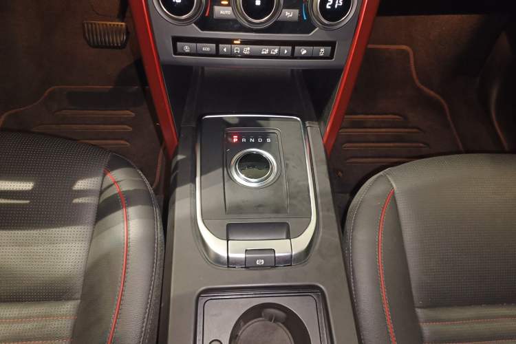 Used Land Rover Discovery Sport 2019 240 PS SE Dynamic Version China VI Standard Gear Lever