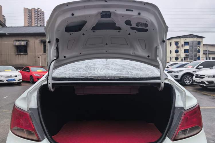 Used Hyundai Verna (older generation) 2014 1.4L Manual Smart GLS Trim
