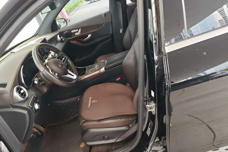 Used Mercedes-Benz GLC 2022 Second Facelift GLC 260 L 4MATIC Luxury Edition Left Front Seat