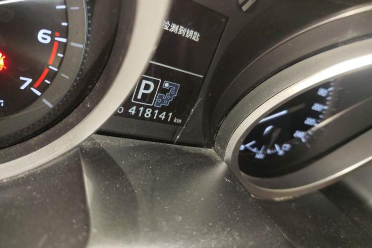 Used Toyota Land Cruiser 2012 4.6L Automatic VX-R Odometer Close Up