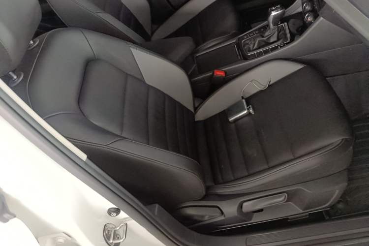 Used Volkswagen Sagitar 2021 280TSI DSG Excellence Edition Right Front Seat