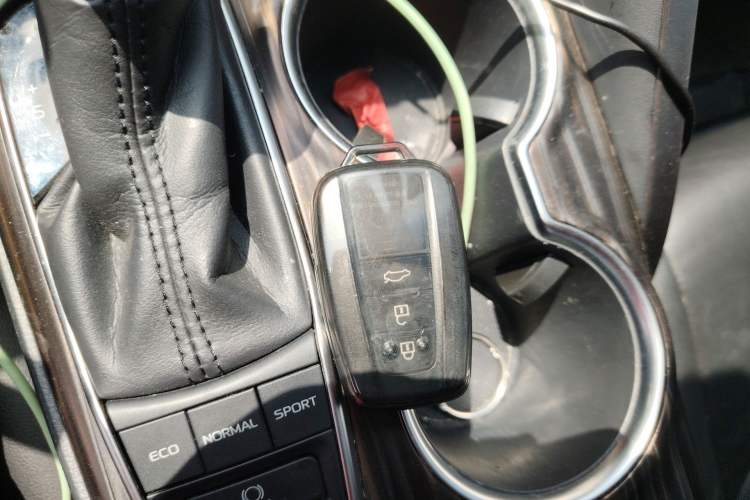 Used Toyota Camry 2018 2.5G Luxury Edition Vehicle Key