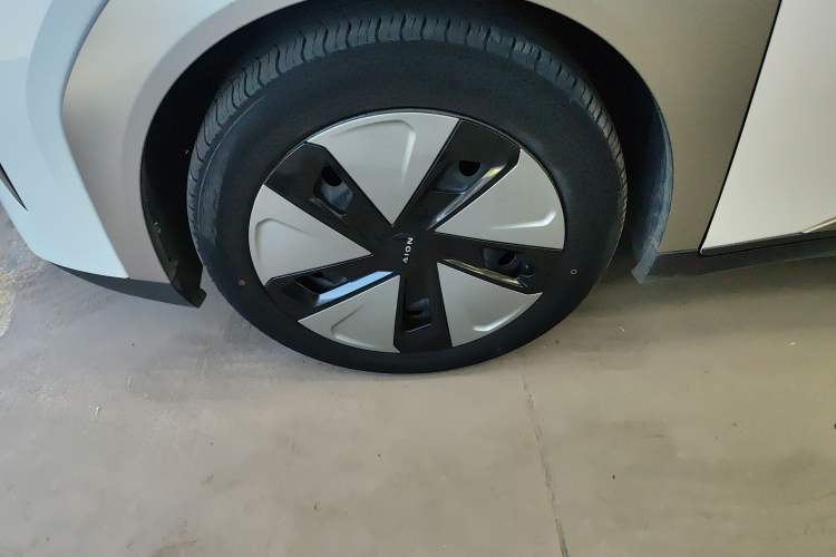 Used AION Y 2023 Plus 610 Enjoy Edition Left Front Wheel Hub