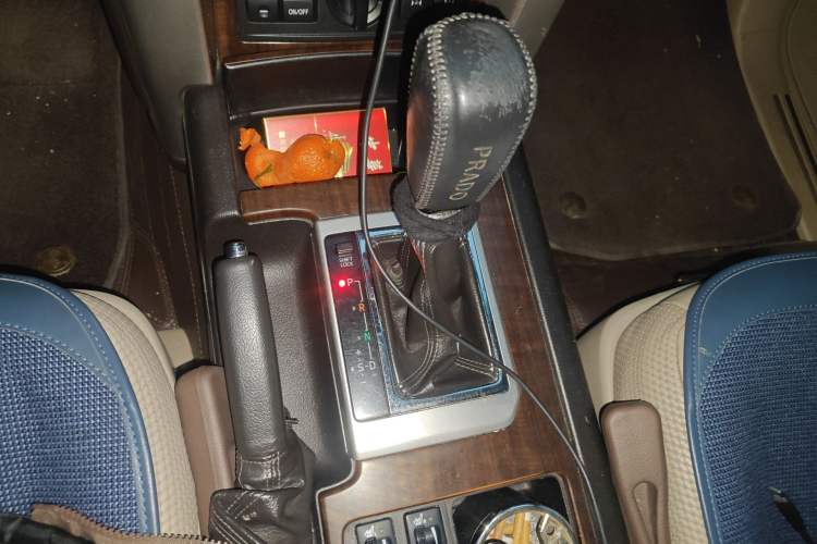 Used Toyota Prado 2010 4.0L Automatic VX NAVI Gear Lever